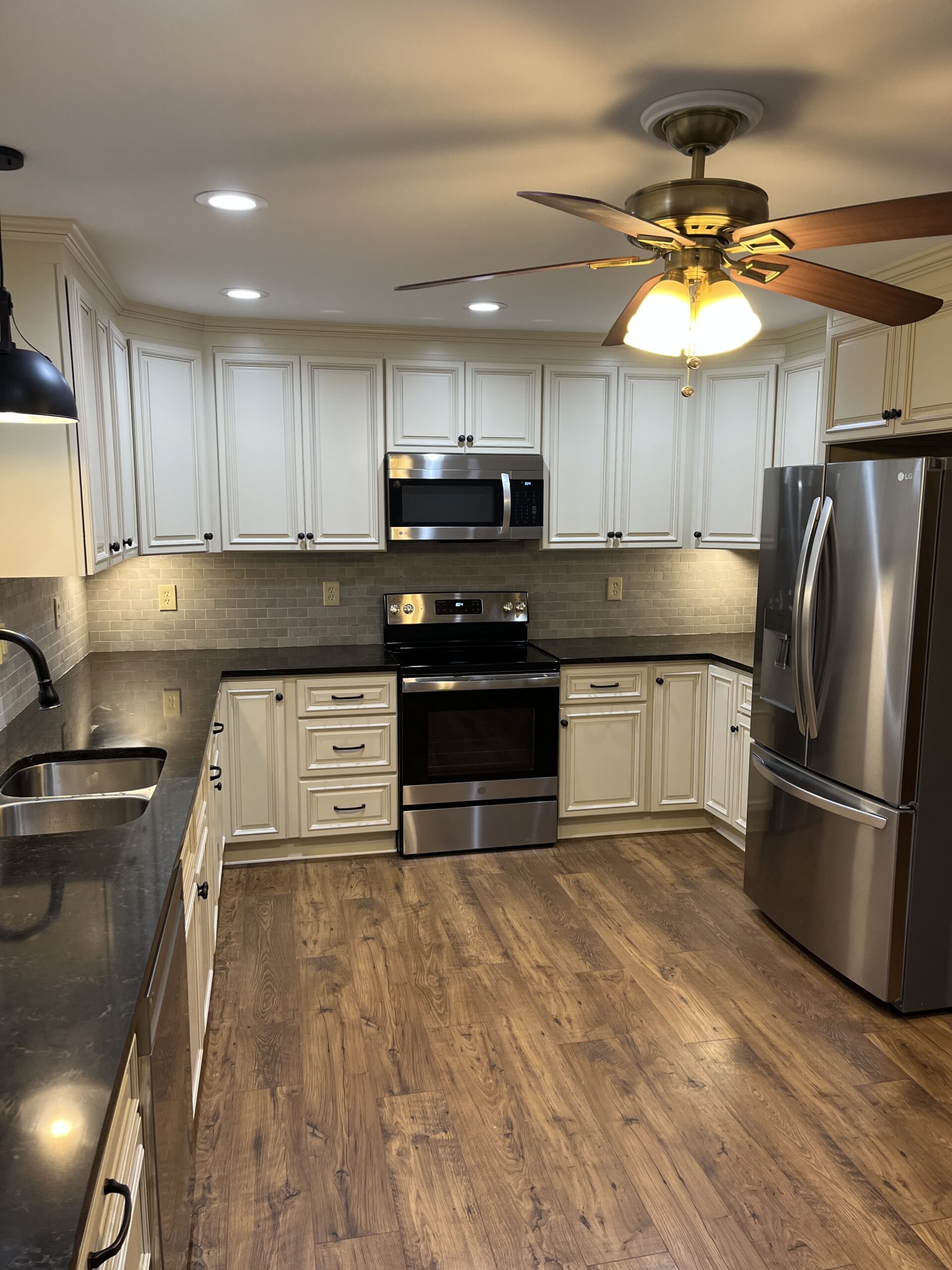 U-Shaped vs. L-Shaped Kitchen Layouts